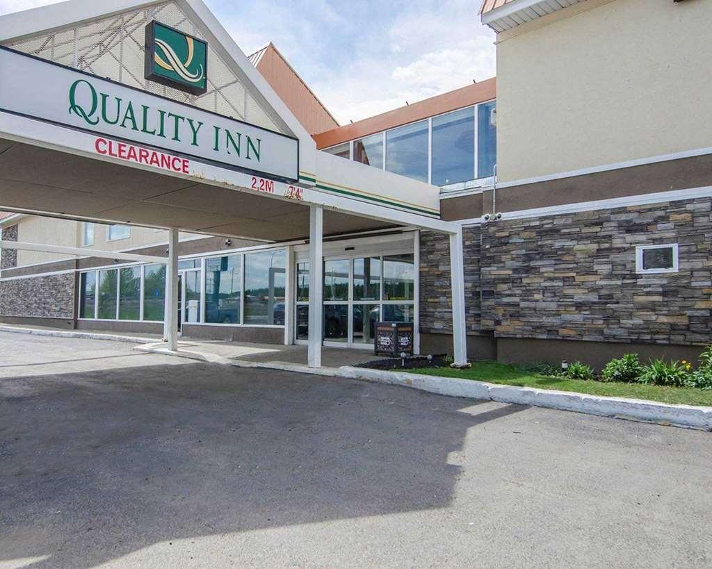 怀特考特温德姆华美达酒店 外观 照片